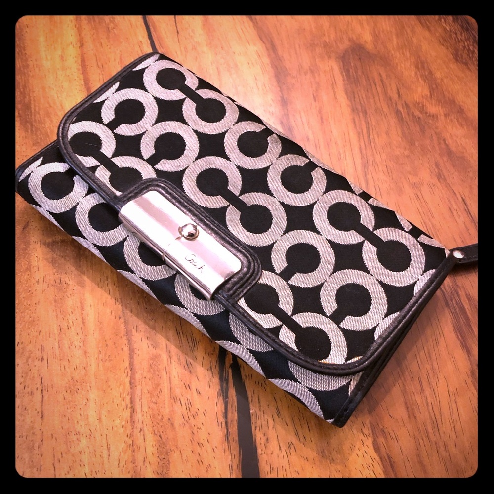 Large Coach Tri-Fold Wallet